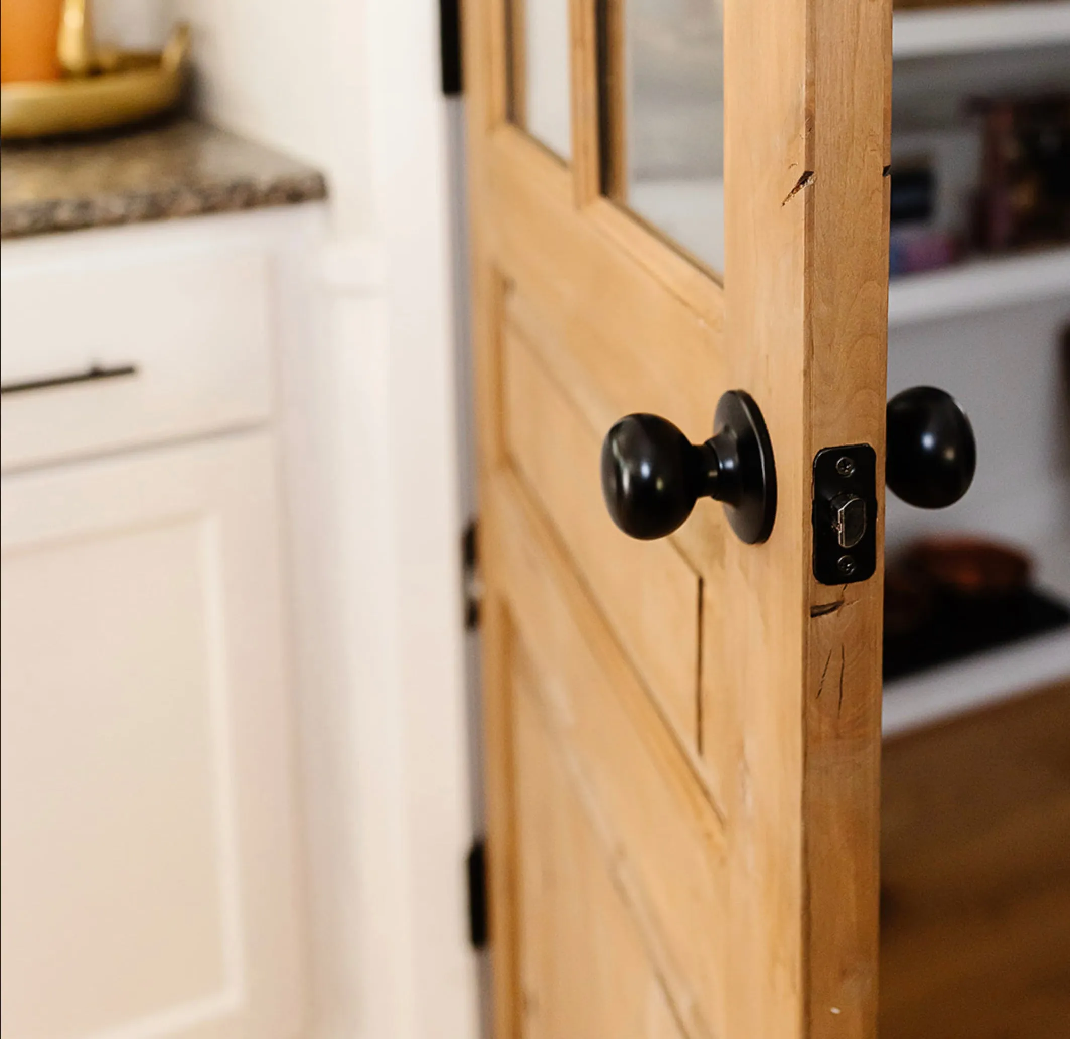 Bedford Passage Door Knob, Matte Black