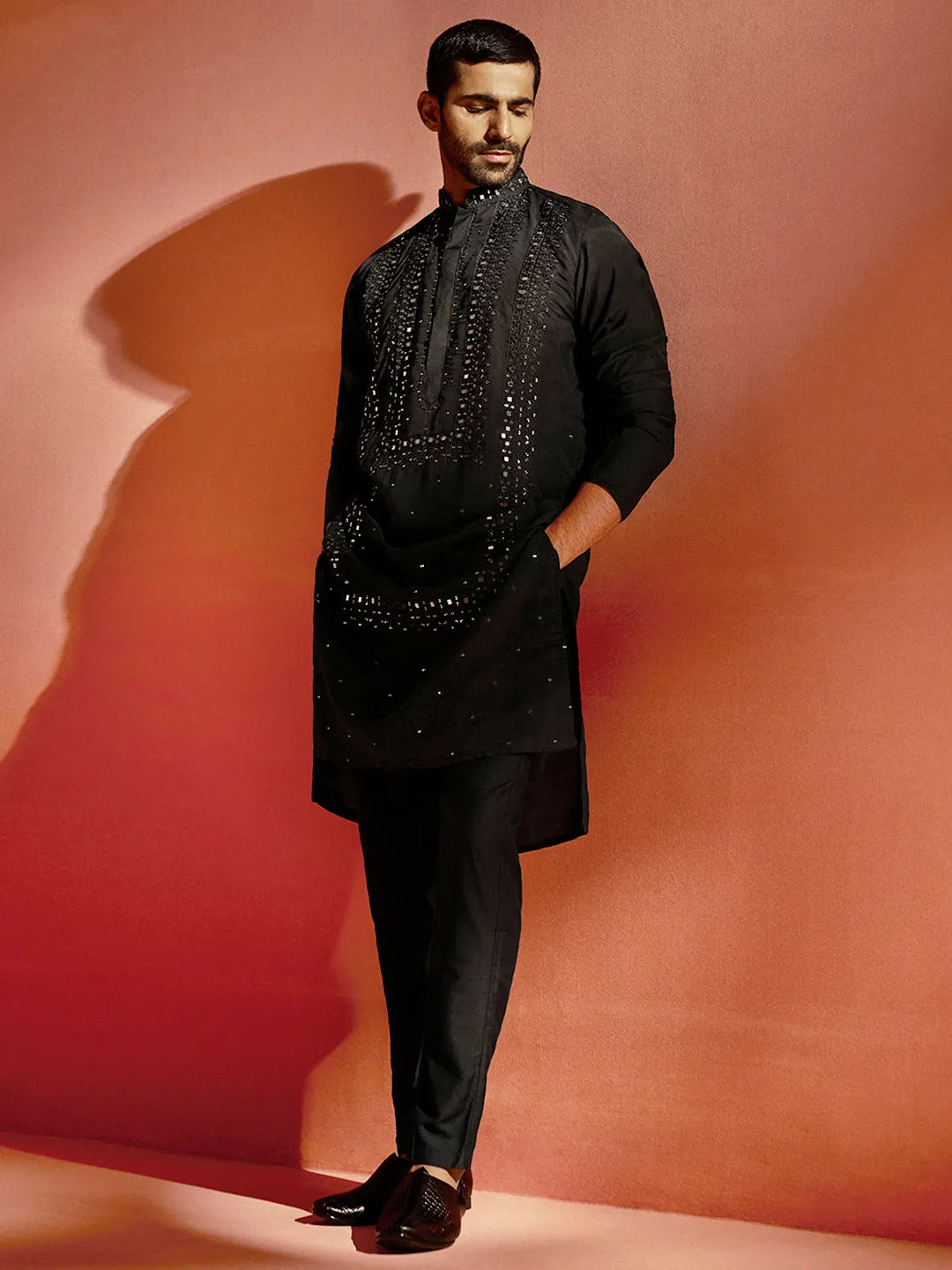 Jashvi Men's Black Silk Blend Kurta And Pyjama Set.