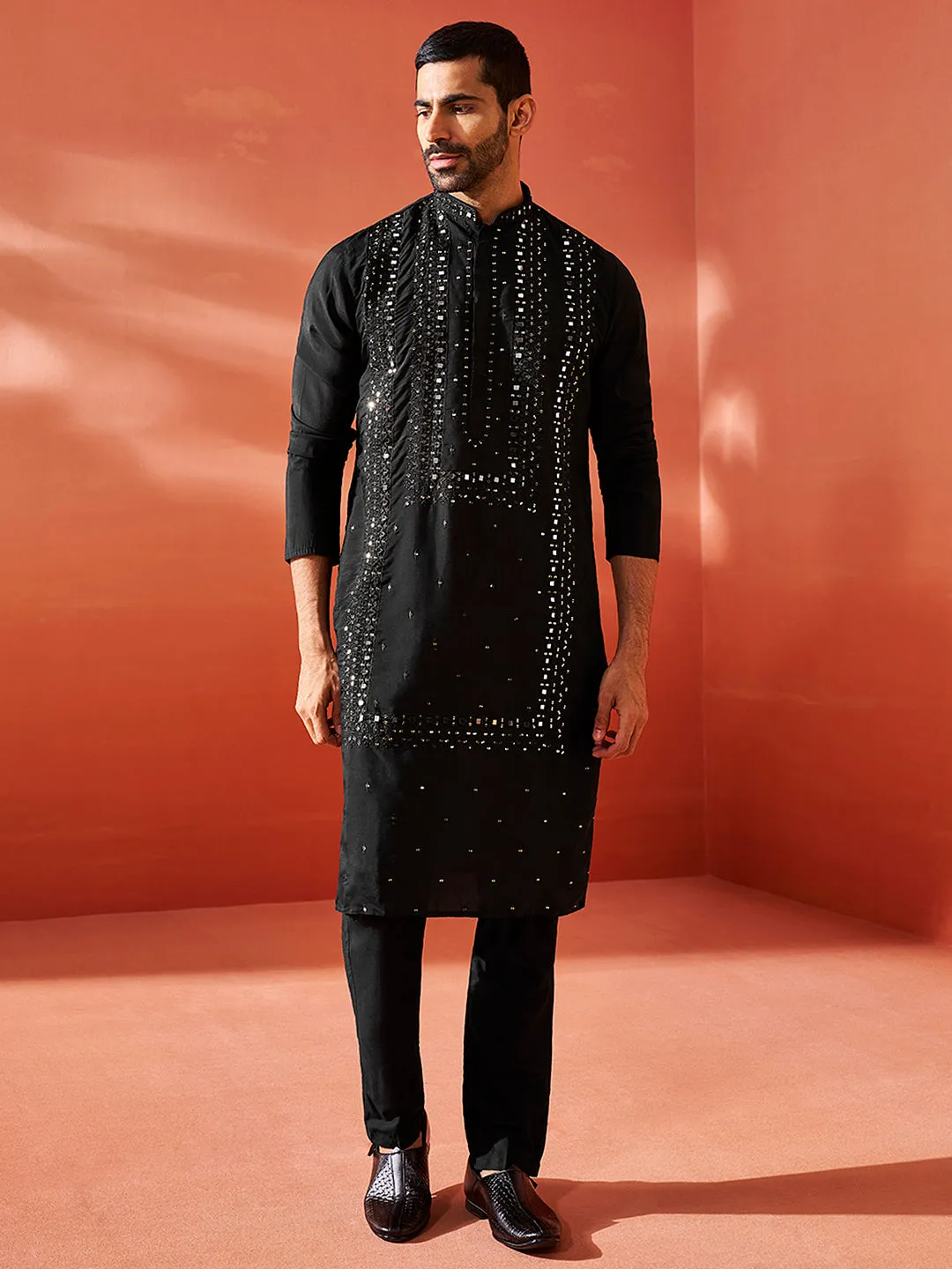 Jashvi Men's Black Silk Blend Kurta And Pyjama Set.