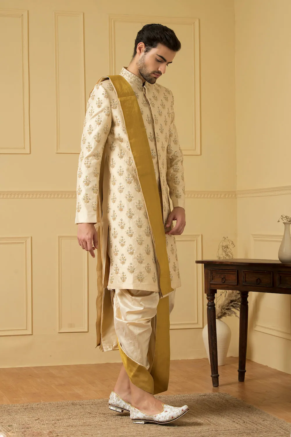 Men's Gold Boota Sherwani Zardosi - Hilo Design