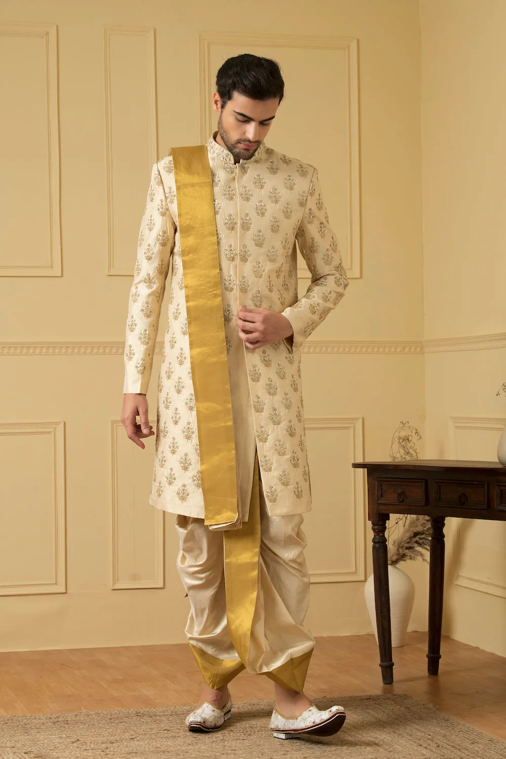 Men's Gold Boota Sherwani Zardosi - Hilo Design