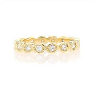 S-Curve Diamond Eternity Band 18KY