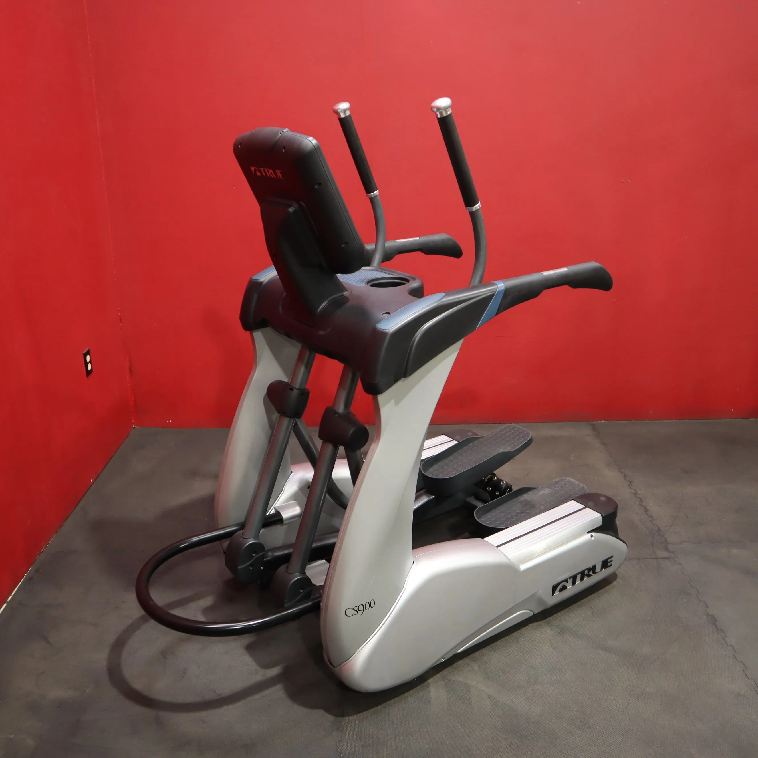 True Fitness XCS900 Elliptical Trainer (Refurbished)