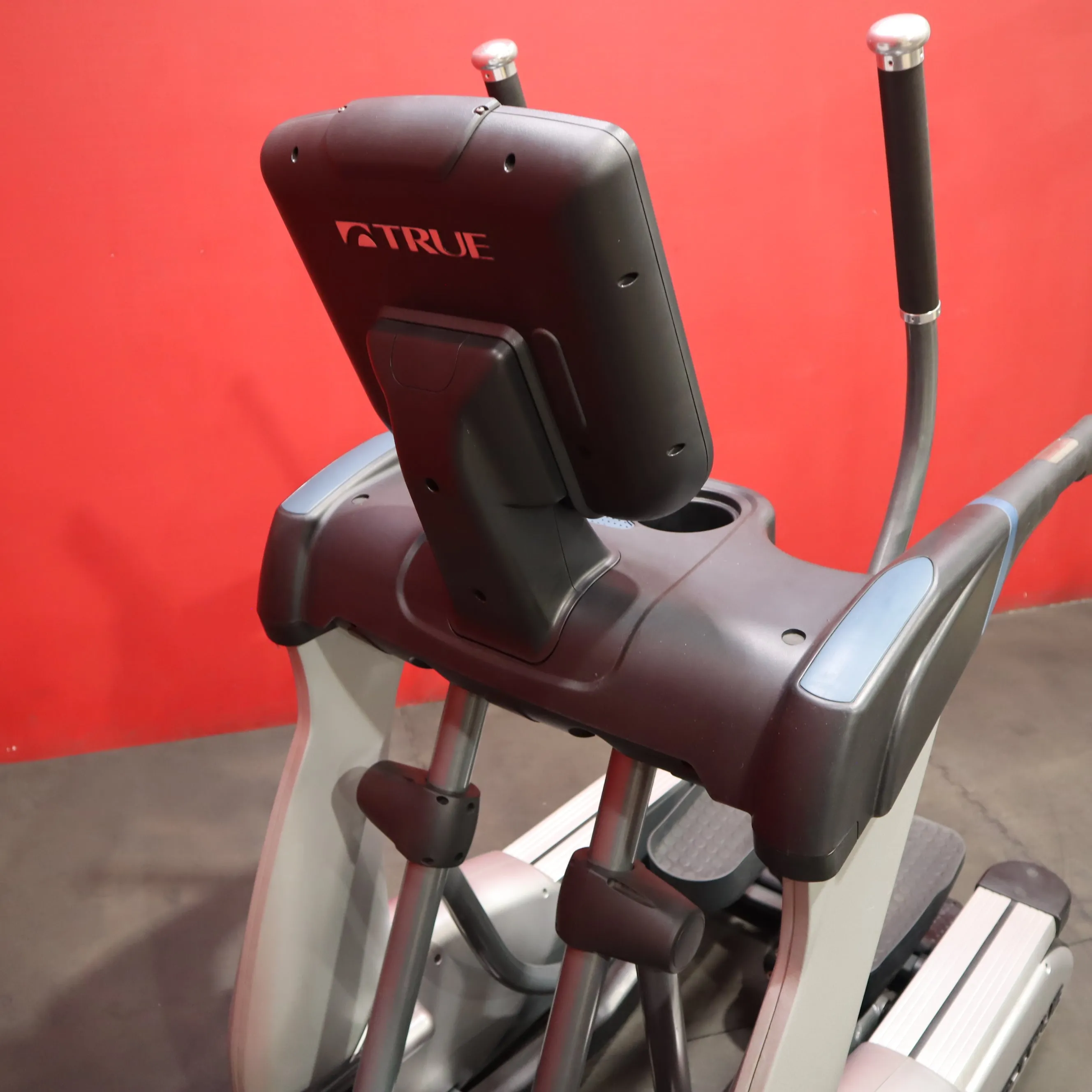 True Fitness XCS900 Elliptical Trainer (Refurbished)
