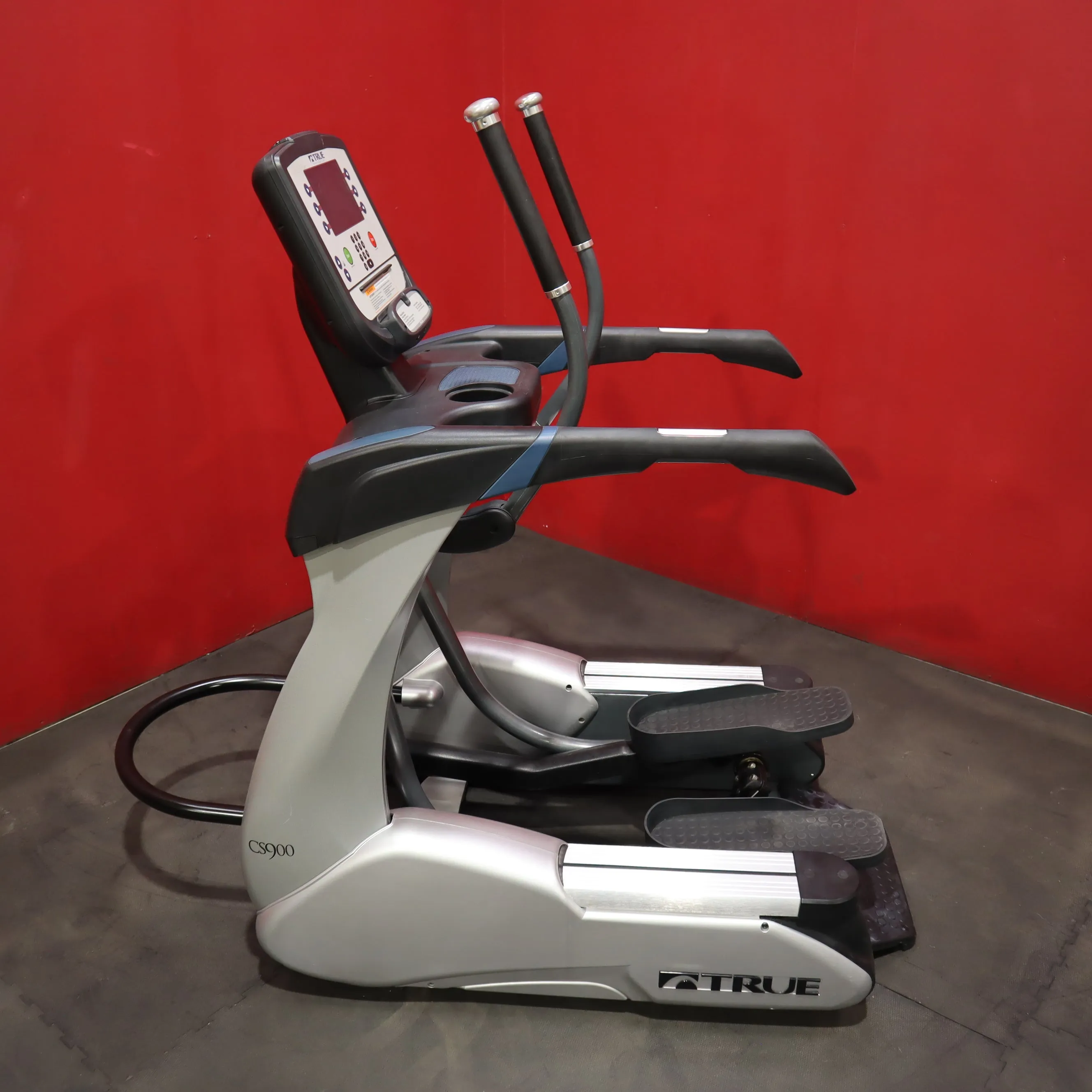 True Fitness XCS900 Elliptical Trainer (Refurbished)